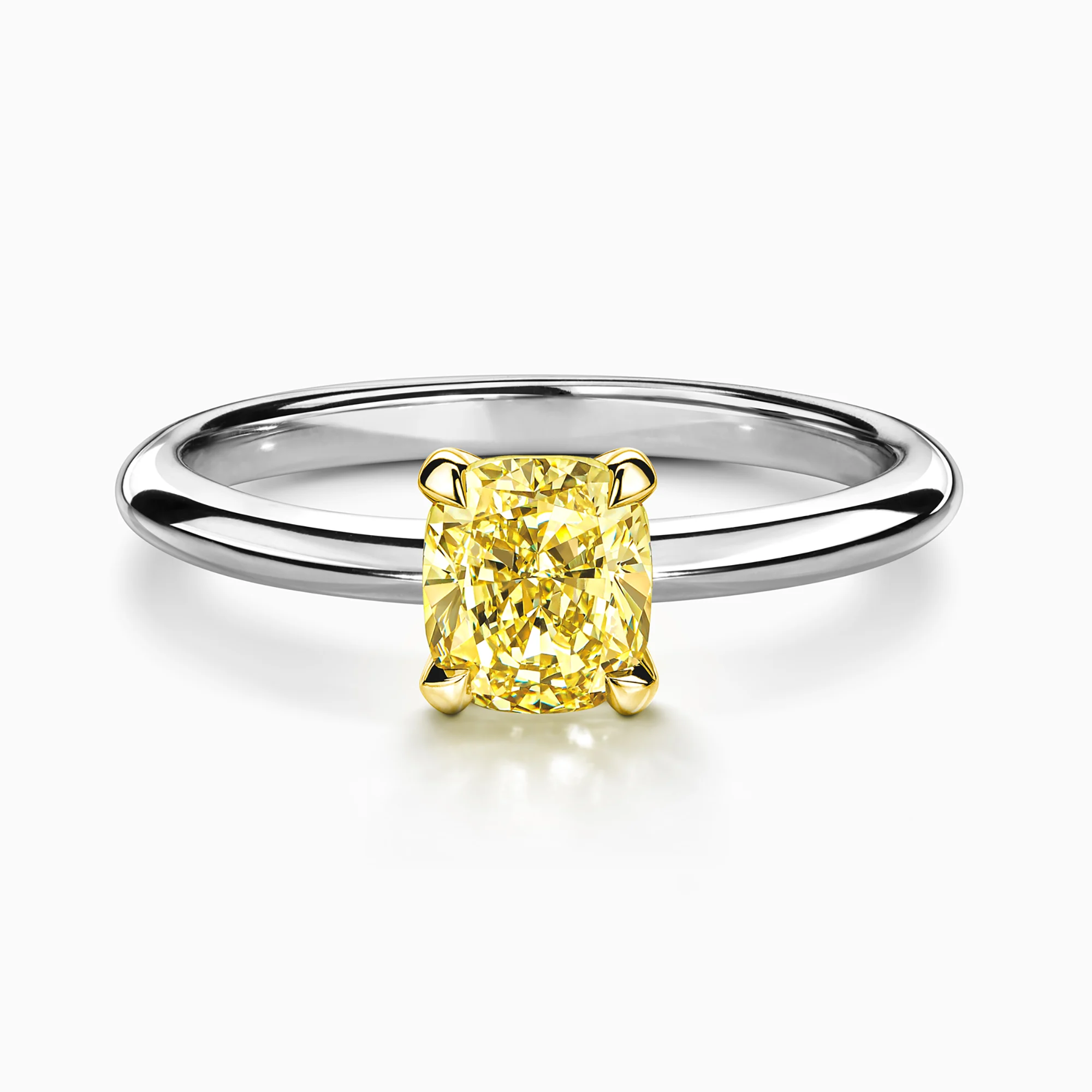 Кольцо с желтым бриллиантом огранки 