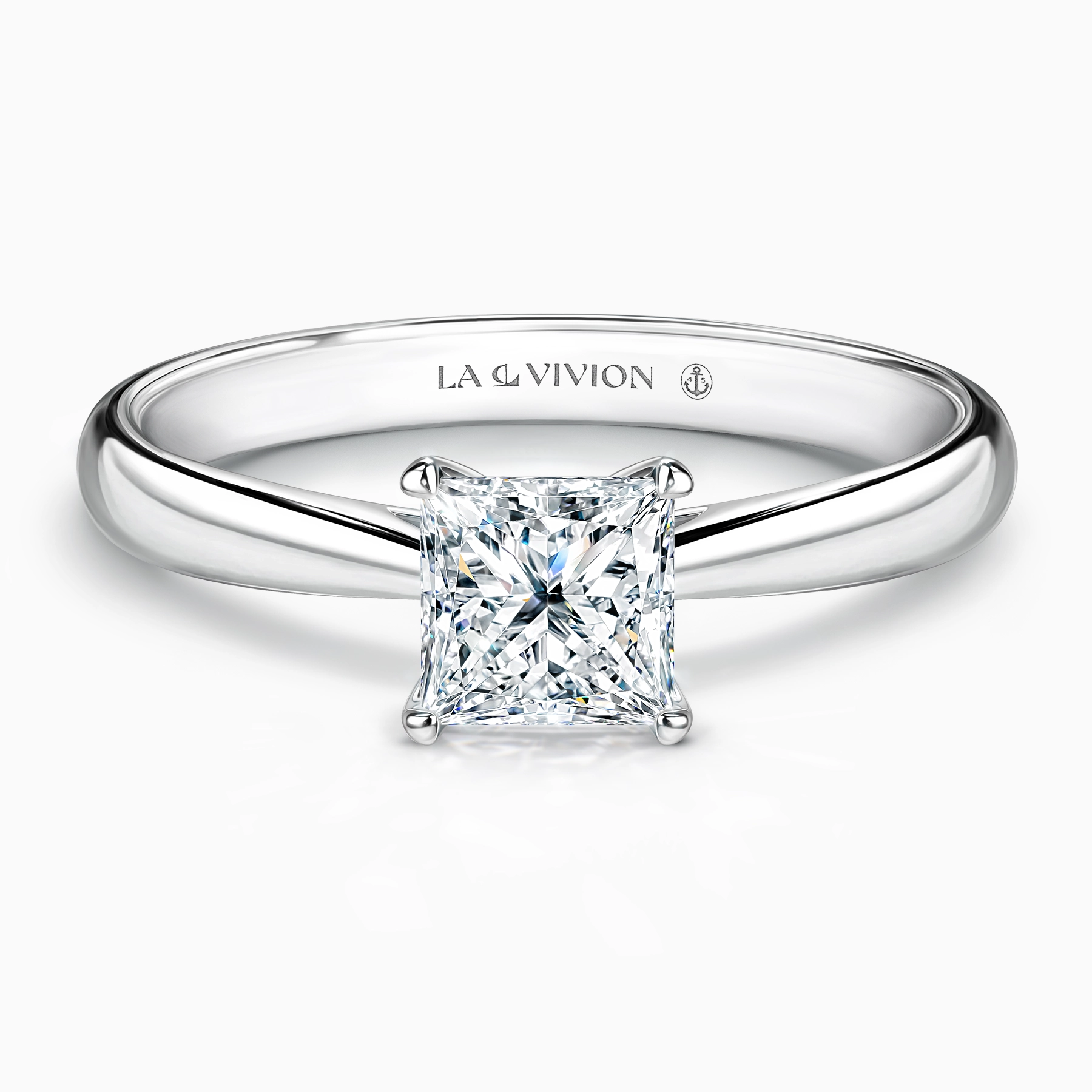 Помолвочное кольцо с бриллиантом огранки Принцесса купить в ювелирном  интернет-магазине LA VIVION