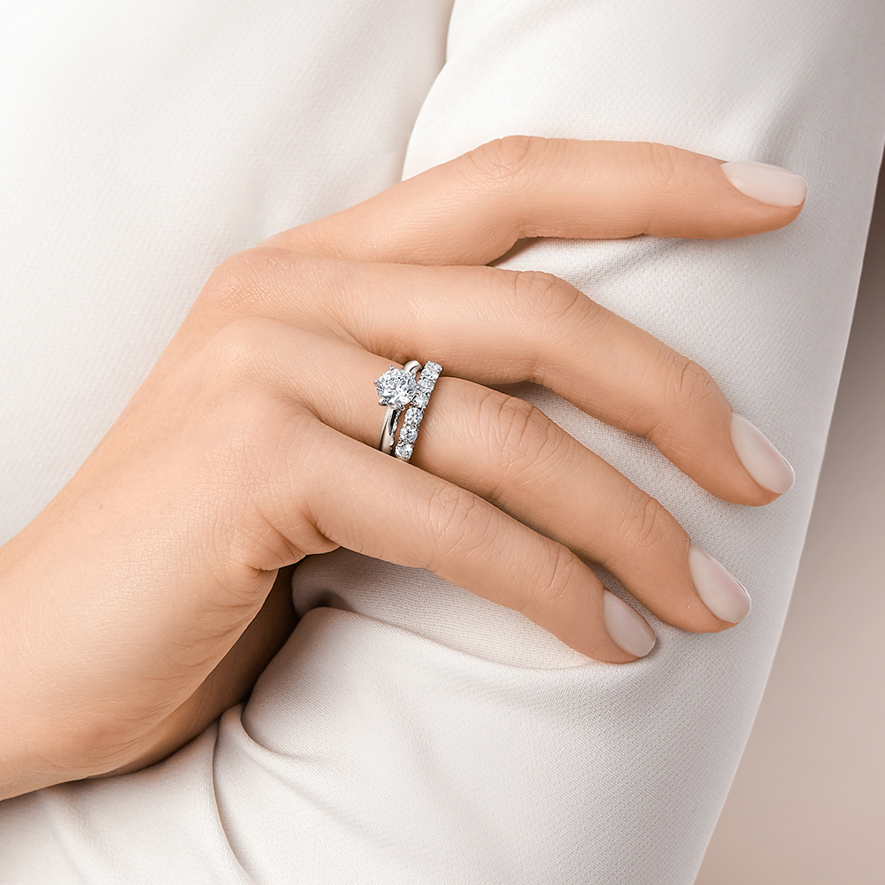 Кольцо Бесконечность с бриллиантами по кругу - "Infinity diamond ring" купить в ювелирном интернет-магазине LA VIVION