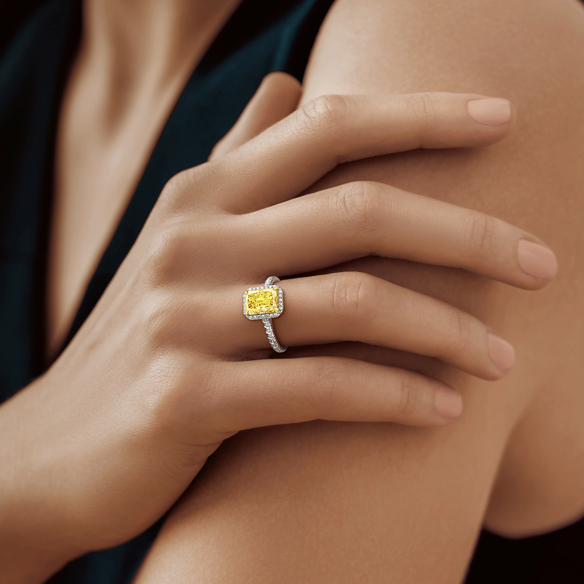 Кольцо с желтым бриллиантом Caprice, артикул LR3043RAD02