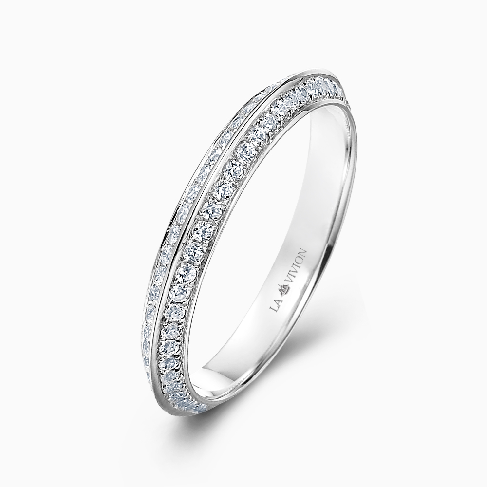 Обручальное женское кольцо с бриллиантовой дорожкой из белого золота