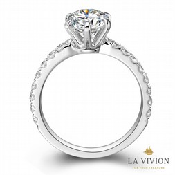 Кольцо с бриллиантом LA VIVION